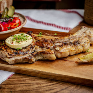 Tomahawk de Porc cu Garnitură